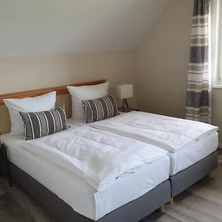 Ferienapartment Wiese & Auf Ruegen Appartement Neddesitz