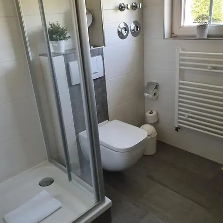 Ferienapartment Wiese & Auf Ruegen Appartement *