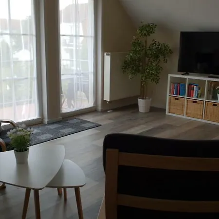 Ferienapartment Wiese & Auf Ruegen * Neddesitz