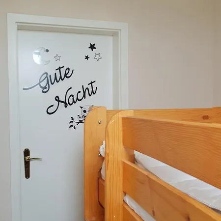 Appartement Ferienapartment Wiese & Auf Ruegen Neddesitz